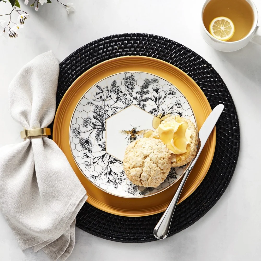 William Sonoma Elegant 18k Gold Accented Queen Bee Salad Plates - Set of Four 🐝